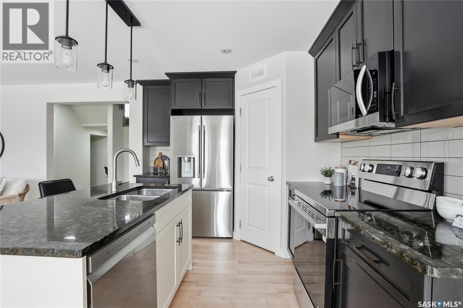 662 Sutter Bay, Saskatoon, Saskatchewan  S7T 0R5 - Photo 10 - SK029709