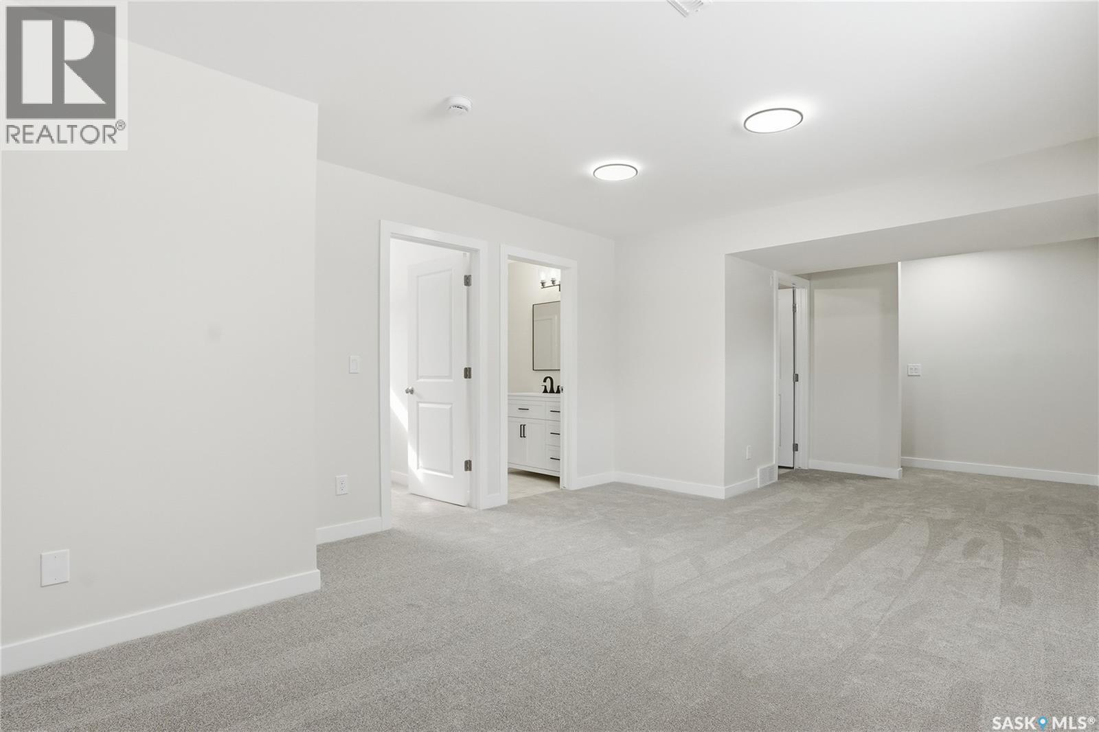 662 Sutter Bay, Saskatoon, Saskatchewan  S7T 0R5 - Photo 35 - SK029709