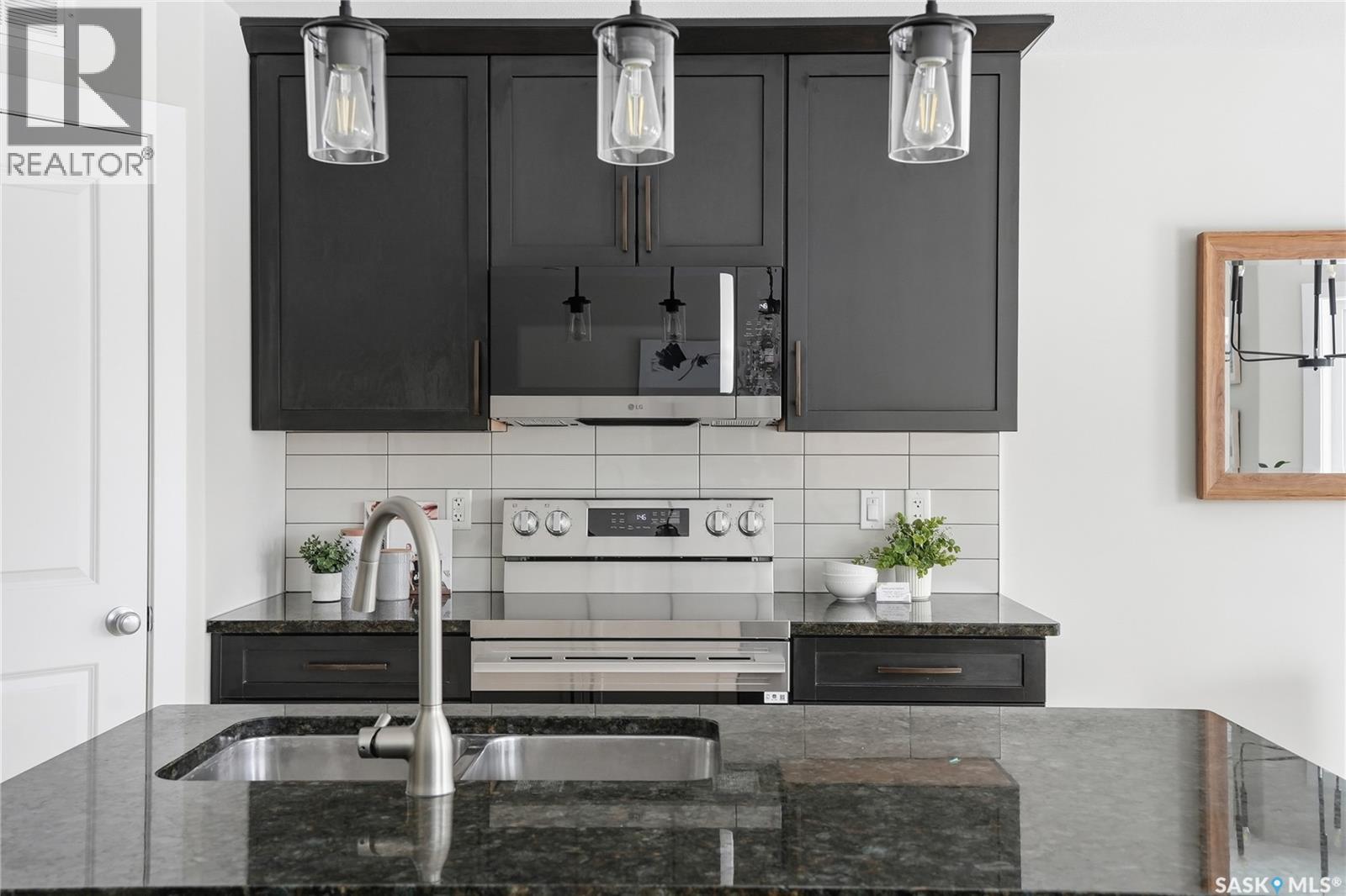 662 Sutter Bay, Saskatoon, Saskatchewan  S7T 0R5 - Photo 7 - SK029709