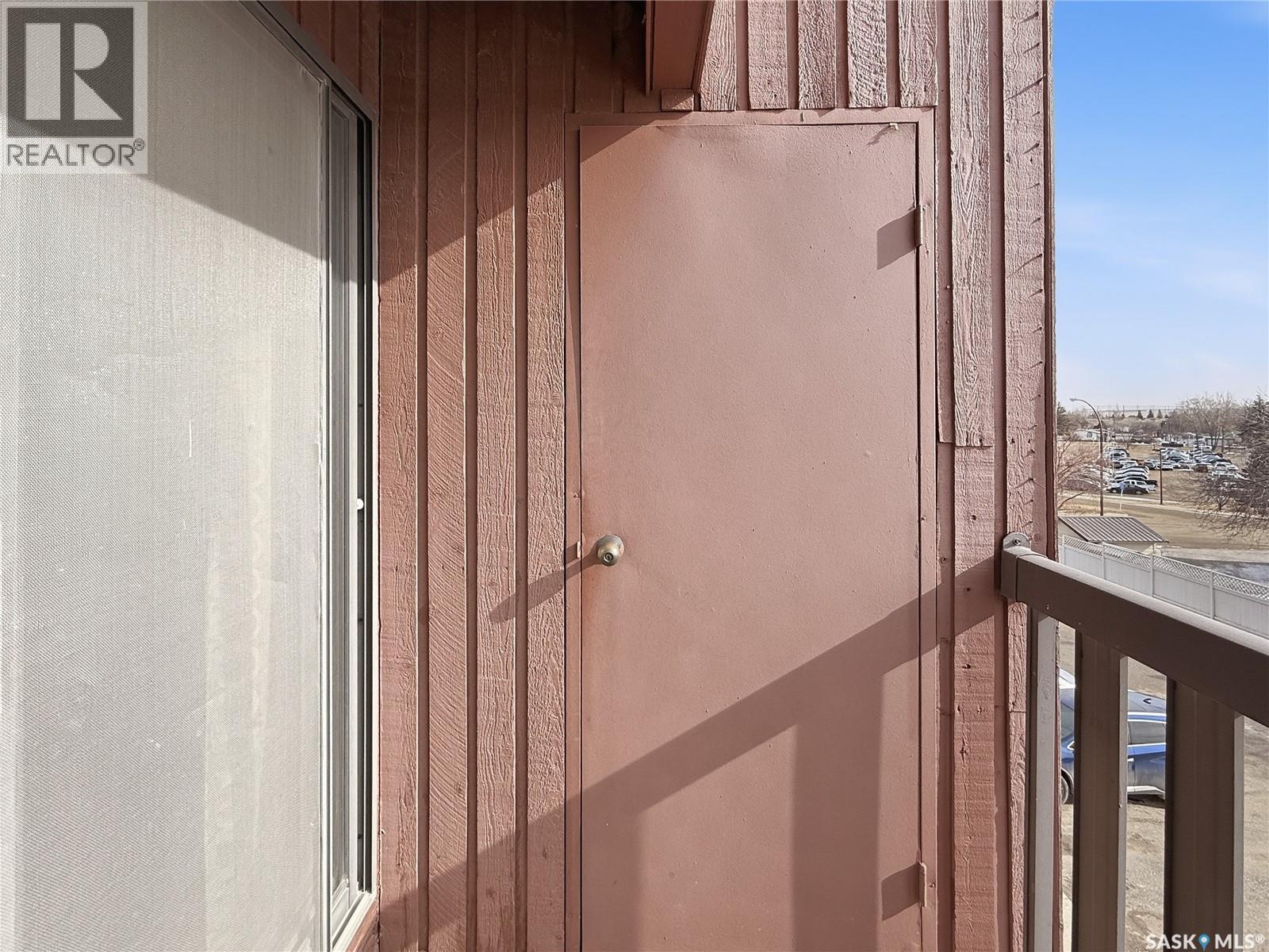 301 1110 9th Avenue Ne, Swift Current, Saskatchewan  S9H 2S9 - Photo 11 - SK029701