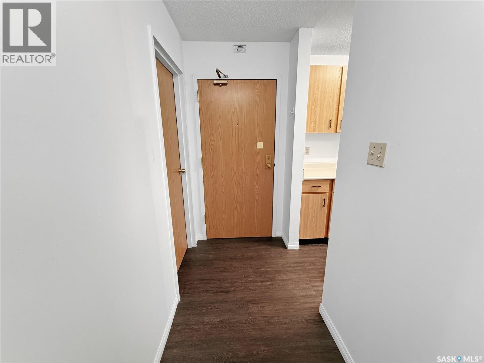 301 1110 9th Avenue Ne, Swift Current, Saskatchewan  S9H 2S9 - Photo 31 - SK029701