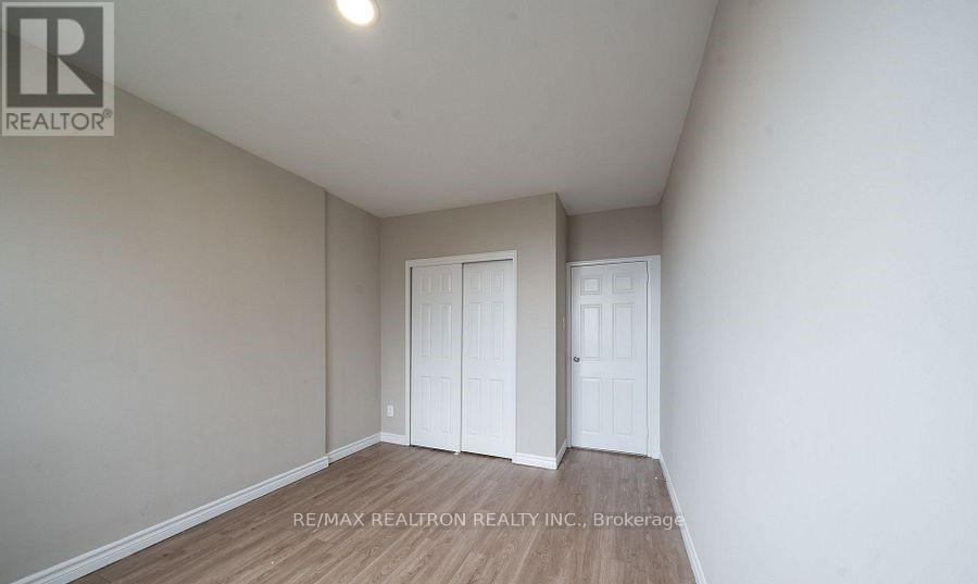 334d - 468 Ottawa Street N, Hamilton, Ontario  L8H 4A6 - Photo 2 - X12802392