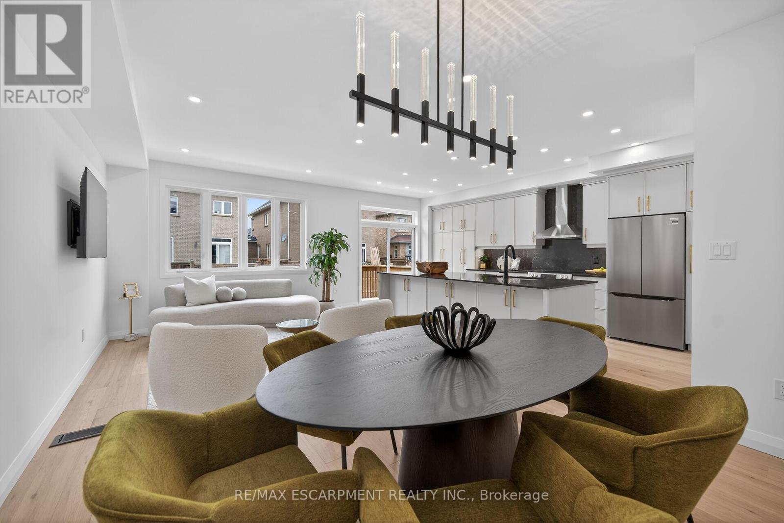 12 Shady Oaks Trail, Hamilton, Ontario  L9B 0E9 - Photo 22 - X12848002