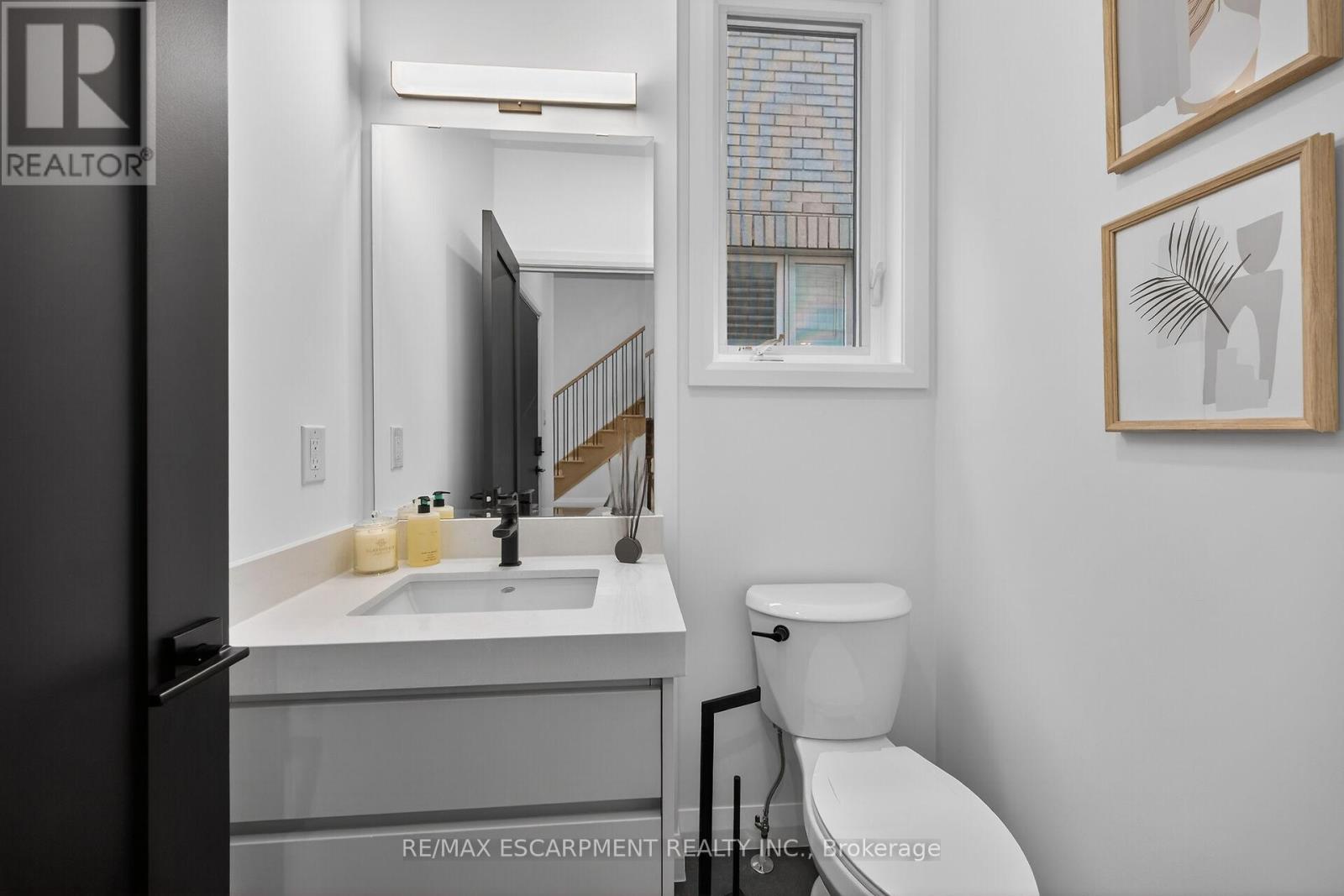 12 Shady Oaks Trail, Hamilton, Ontario  L9B 0E9 - Photo 25 - X12848002