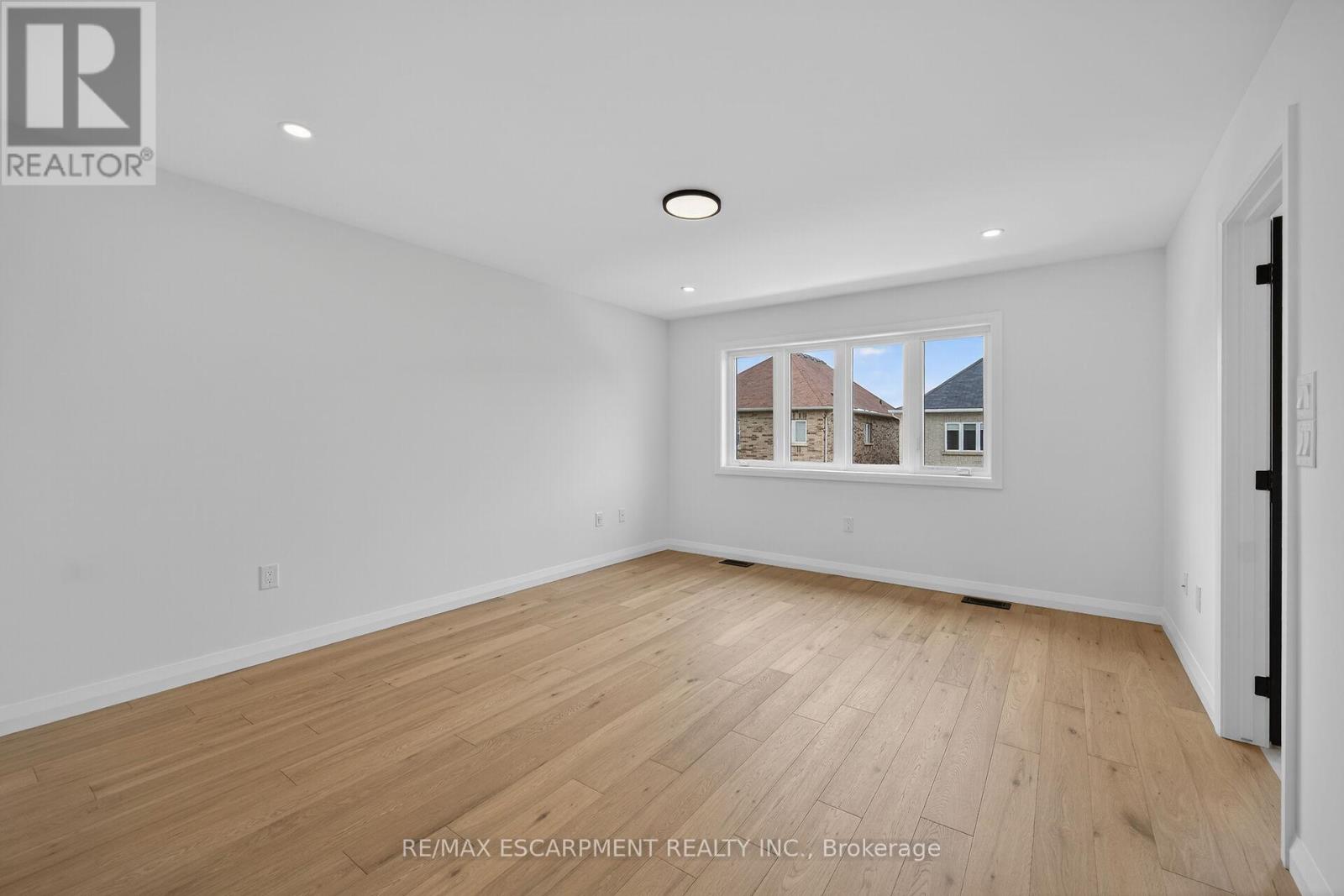 12 Shady Oaks Trail, Hamilton, Ontario  L9B 0E9 - Photo 27 - X12848002