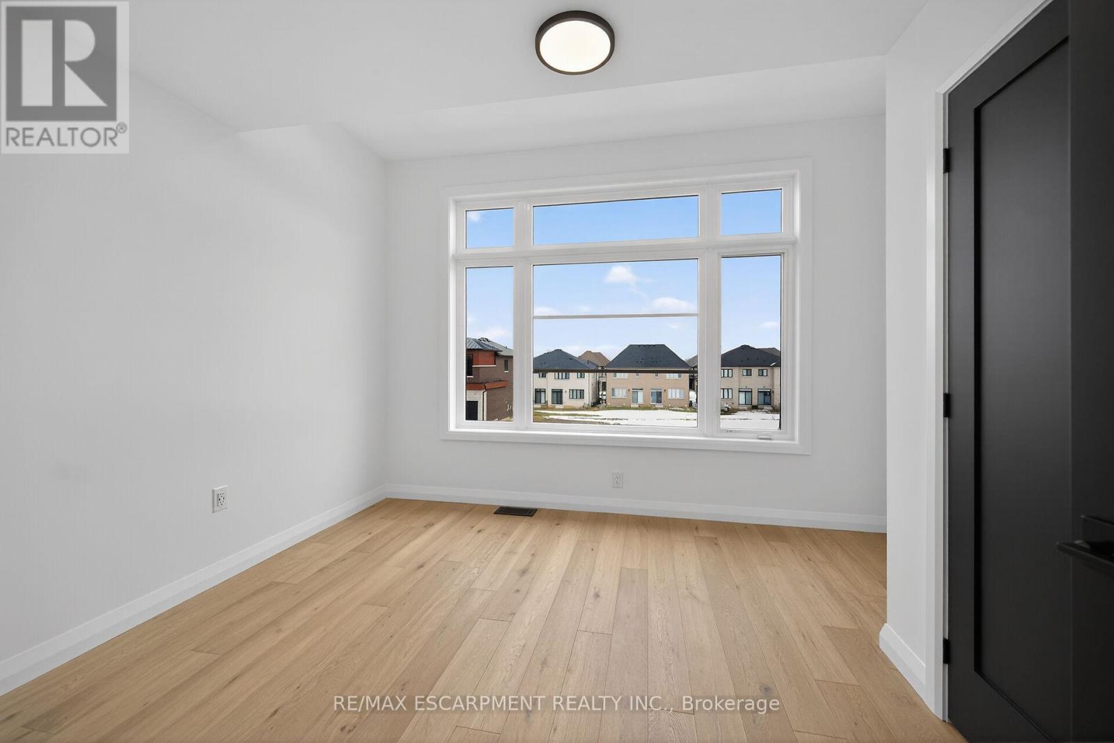 12 Shady Oaks Trail, Hamilton, Ontario  L9B 0E9 - Photo 37 - X12848002