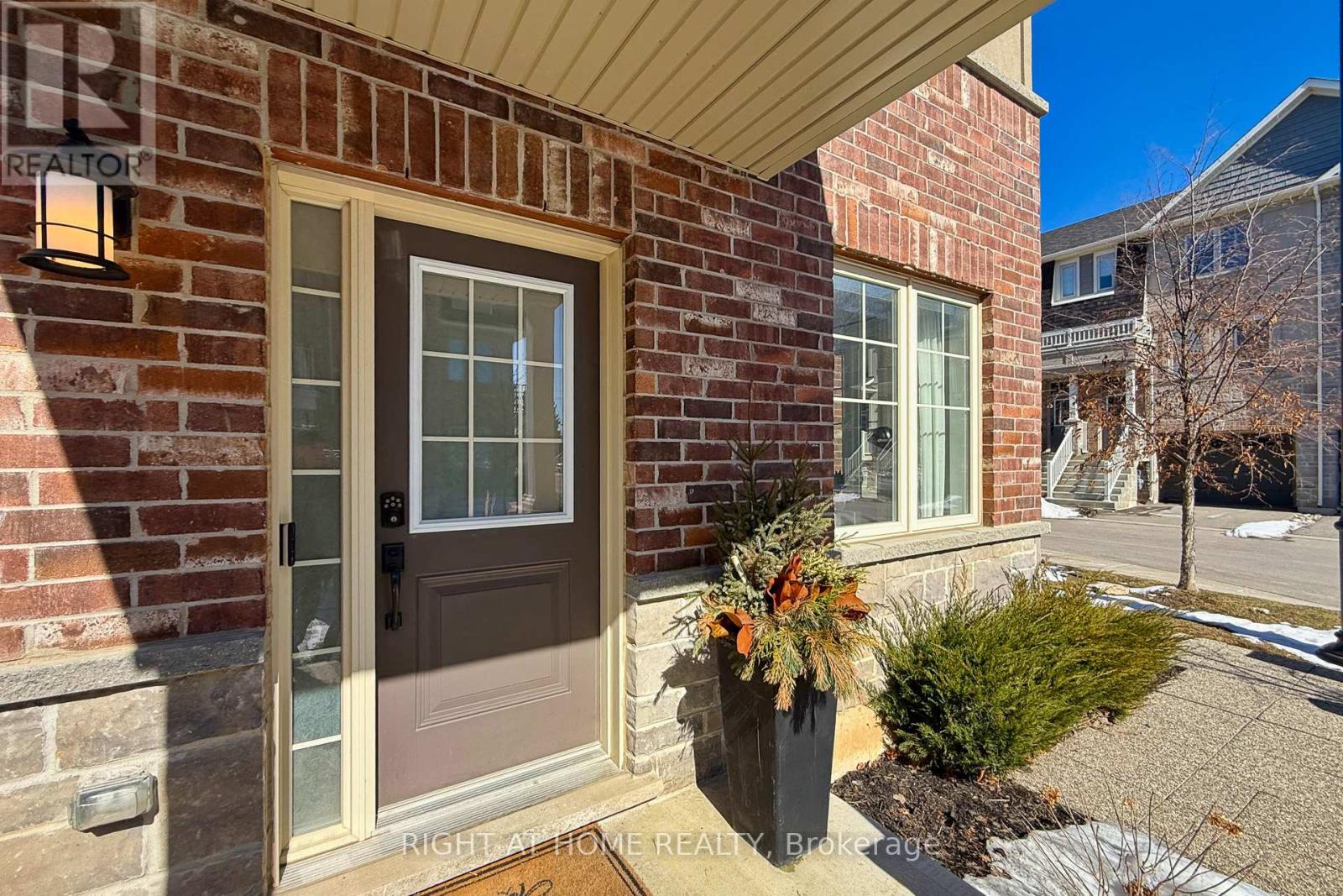 21 Marr Lane, Hamilton, Ontario  L9K 0K1 - Photo 4 - X12848100