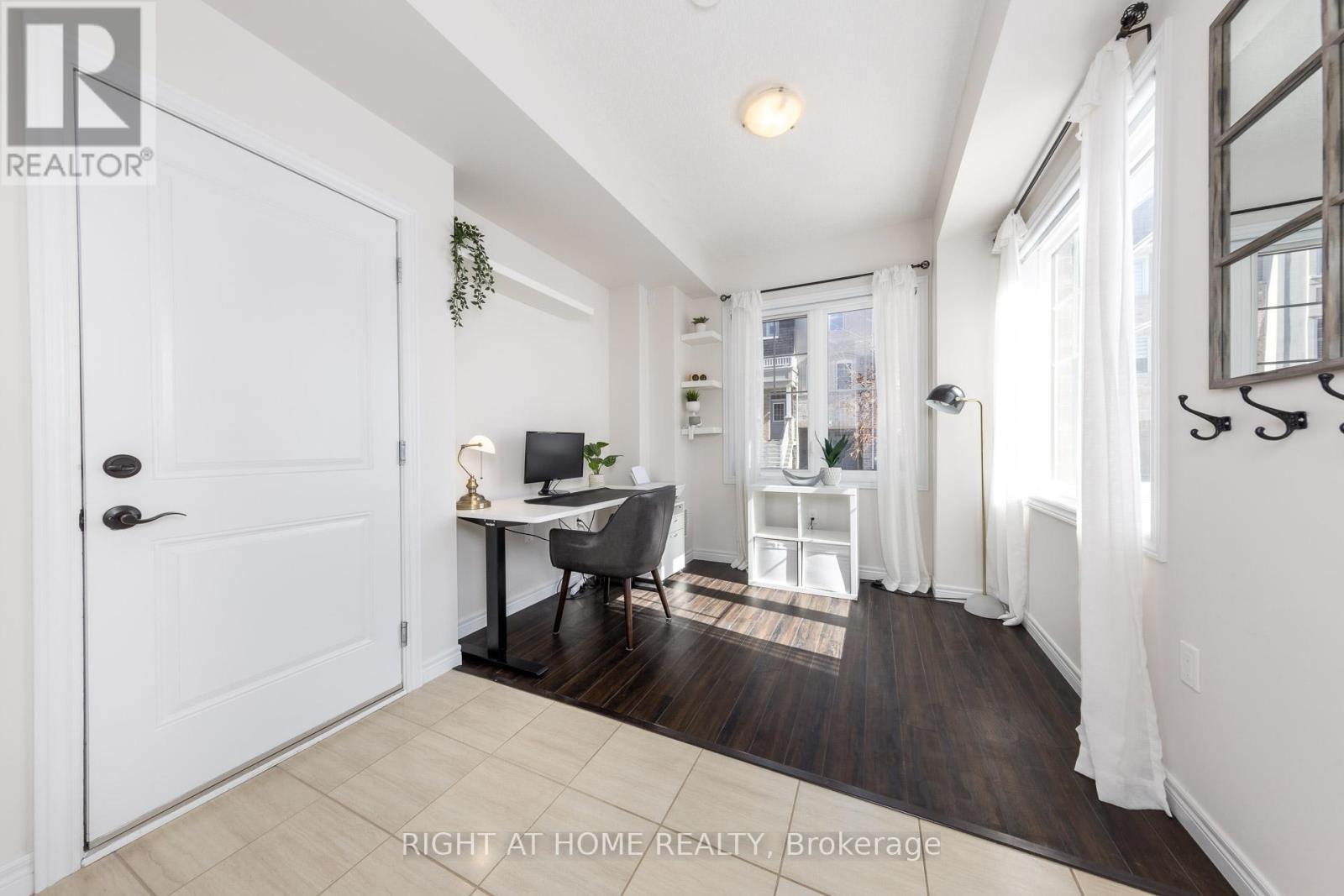 21 Marr Lane, Hamilton, Ontario  L9K 0K1 - Photo 5 - X12848100