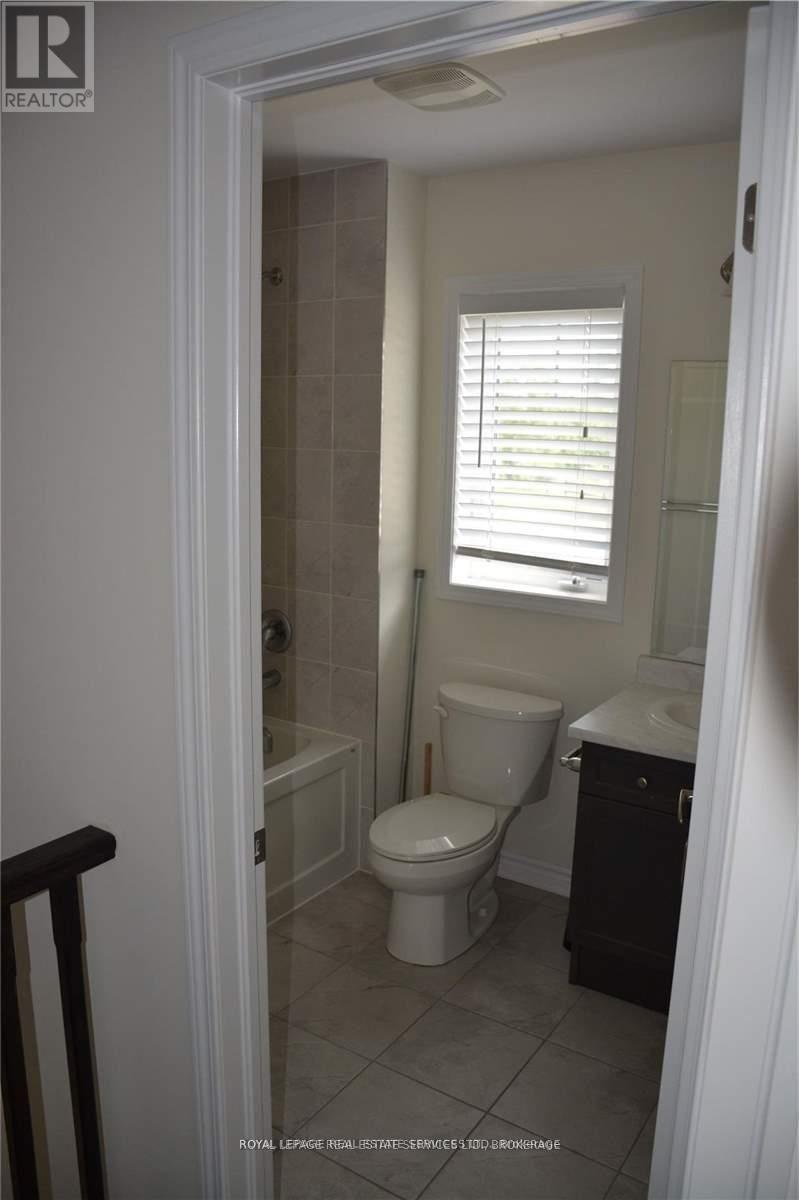 98 Mcmonies Drive, Hamilton, Ontario  L8B 0A6 - Photo 23 - X12848126