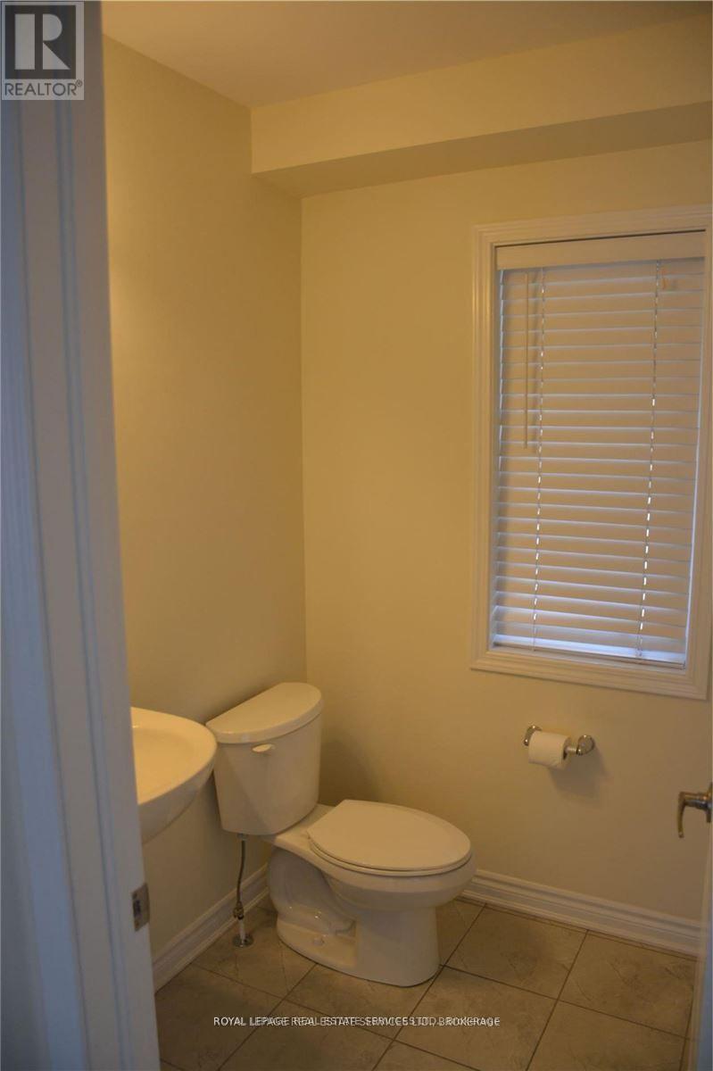 98 Mcmonies Drive, Hamilton, Ontario  L8B 0A6 - Photo 5 - X12848126