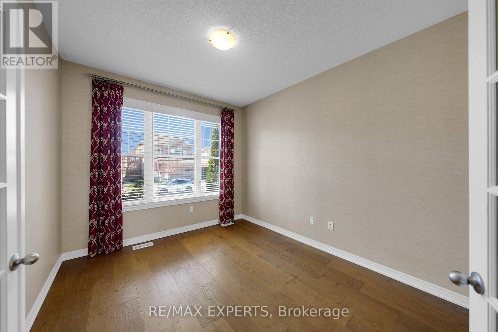 4367 Chemonda Street, Niagara Falls, Ontario  L2G 0E9 - Photo 5 - X12848196