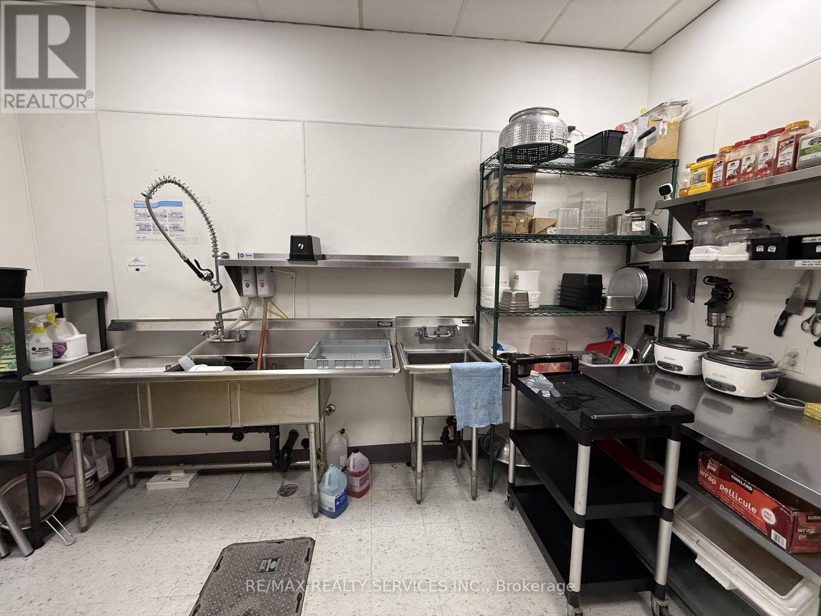 10 - 2255 Barton Street E, Hamilton, Ontario  L8H 7T4 - Photo 21 - X12848254