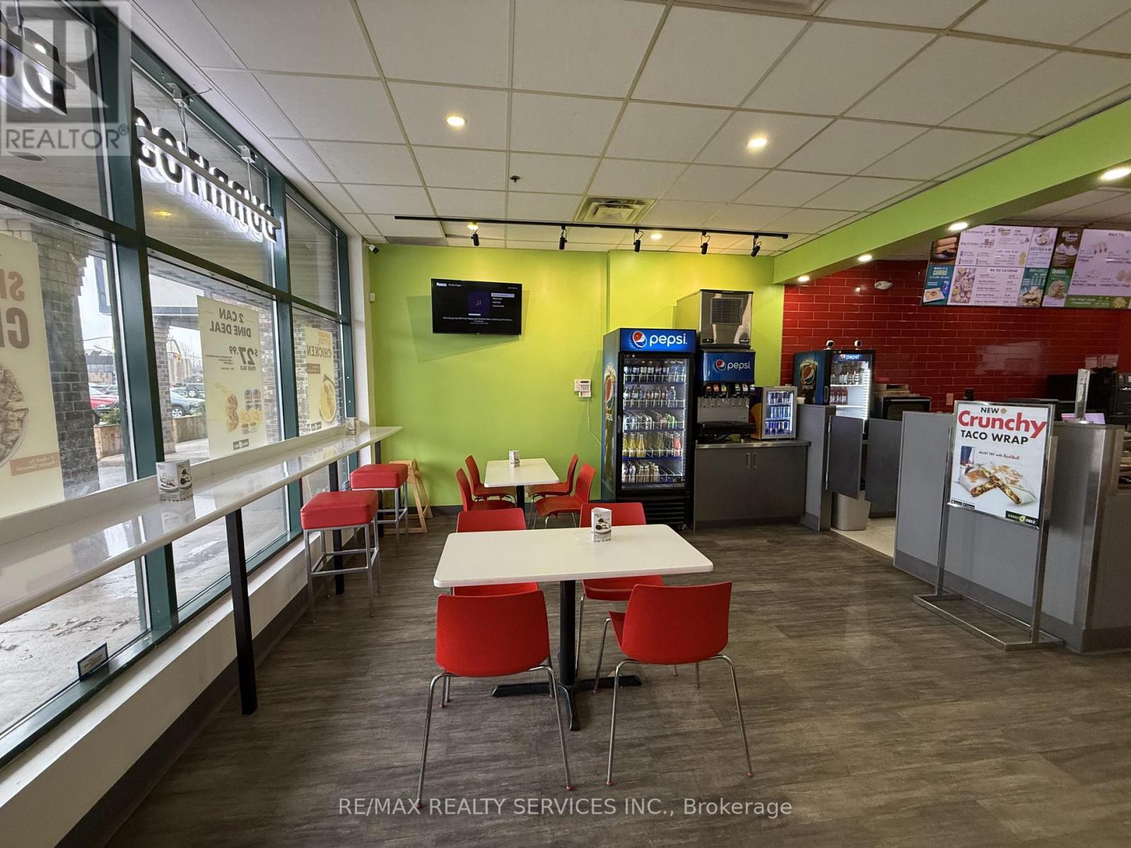 10 - 2255 Barton Street E, Hamilton, Ontario  L8H 7T4 - Photo 5 - X12848254