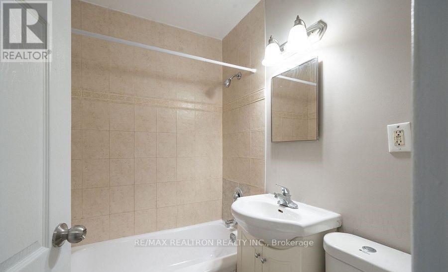 334d - 468 Ottawa Street N, Hamilton, Ontario  L8H 4A6 - Photo 8 - X12802392