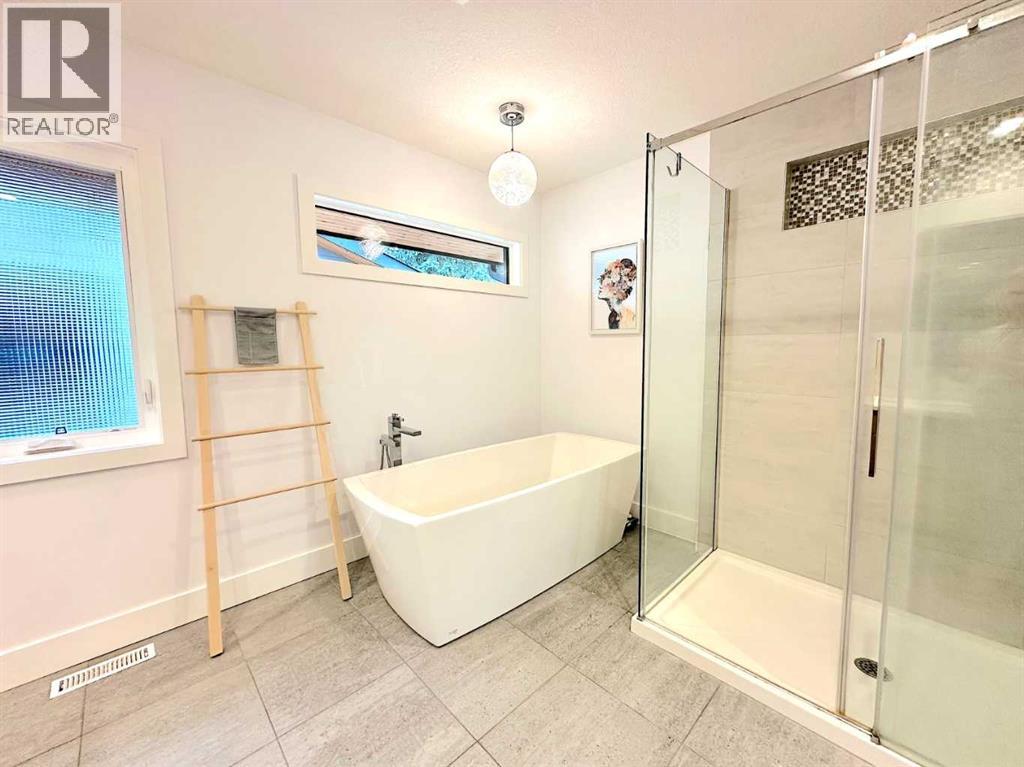 139 Wildwood Drive Sw, Calgary, Alberta  T3C 3C7 - Photo 21 - A2261636