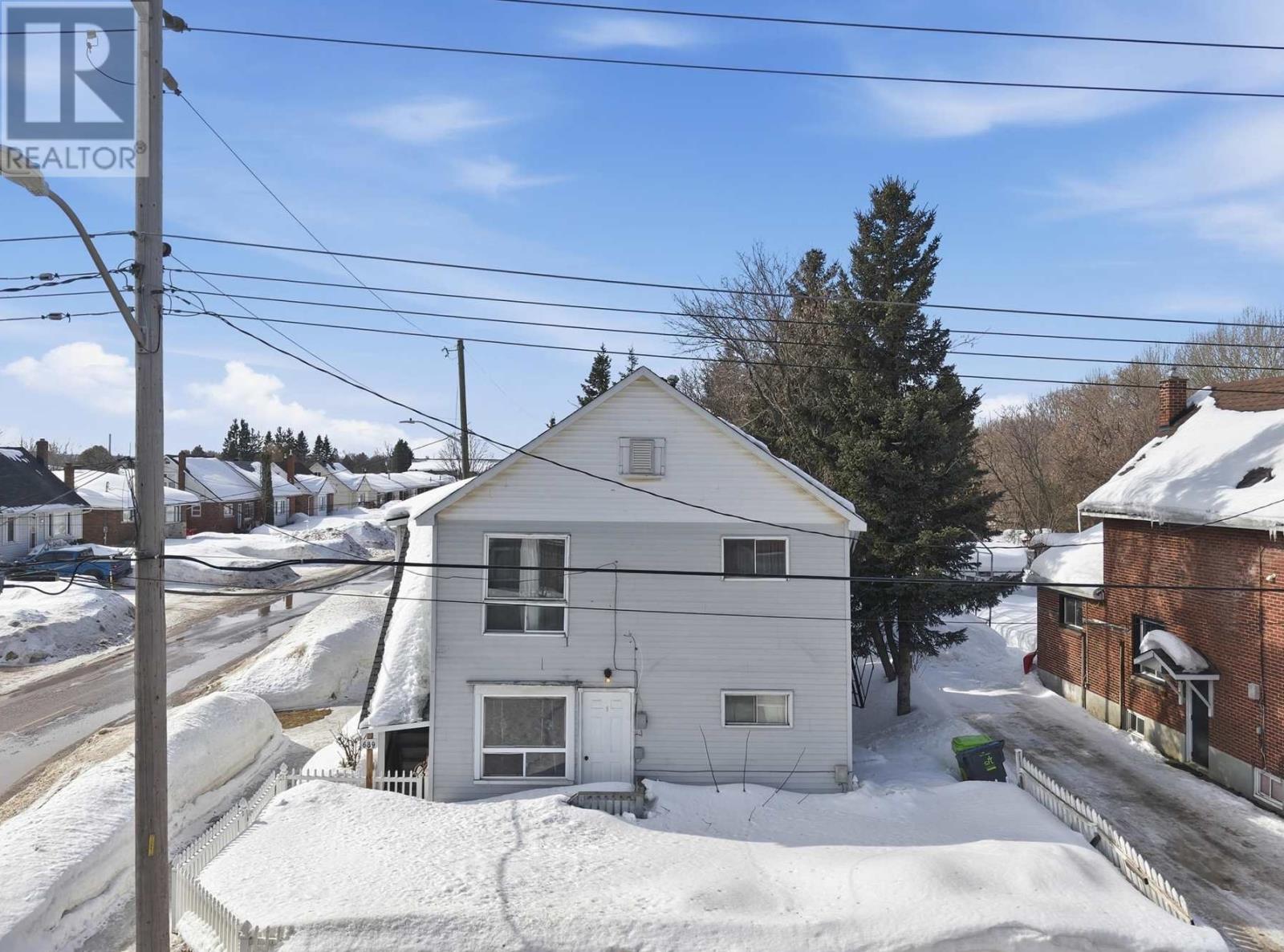 689 Wellington ST W, Sault Ste. Marie, Ontario