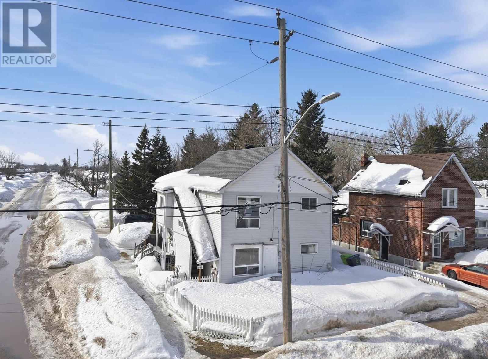 689 Wellington St W, Sault Ste. Marie, Ontario  P6C 3V3 - Photo 2 - SM260417