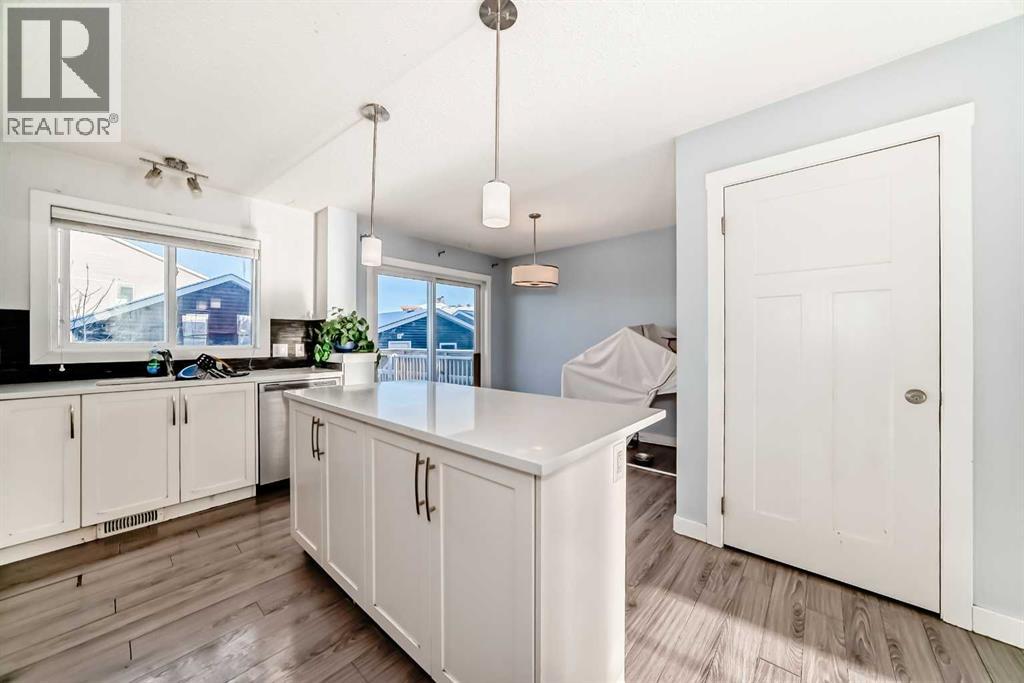 366 Auburn Bay Avenue Se, Calgary, Alberta  T3M 2C8 - Photo 4 - A2281637