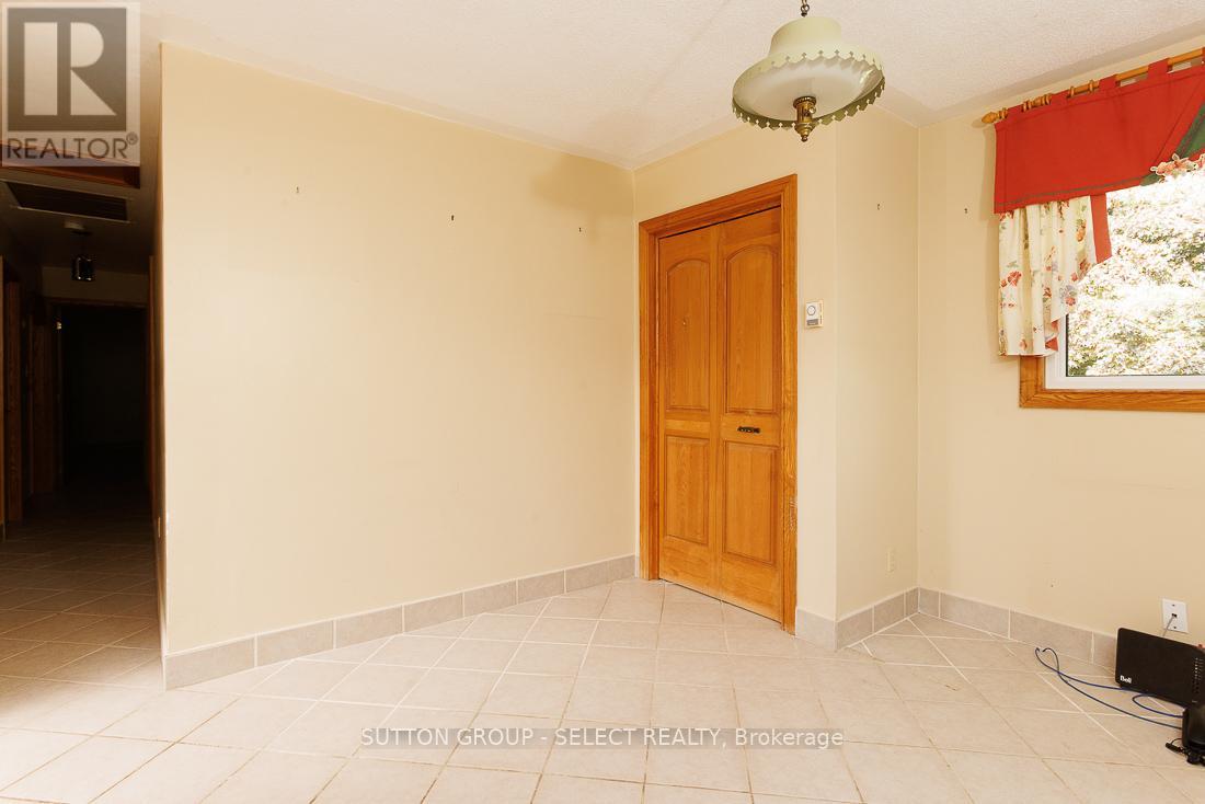 37364 Londesboro Road, Ashfield-Colborne-Wawanosh, Ontario  N7A 3Y1 - Photo 12 - X12848504