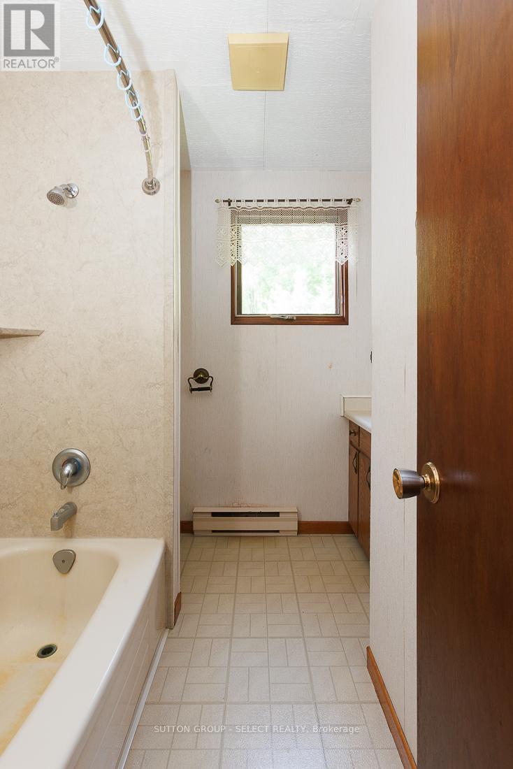 37364 Londesboro Road, Ashfield-Colborne-Wawanosh, Ontario  N7A 3Y1 - Photo 18 - X12848504