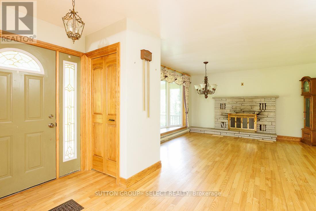 37364 Londesboro Road, Ashfield-Colborne-Wawanosh, Ontario  N7A 3Y1 - Photo 6 - X12848504