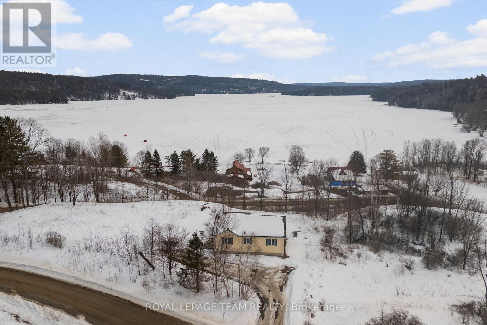 1086 Victory Lane, Frontenac, Ontario  K0J 1H0 - Photo 2 - X12848526