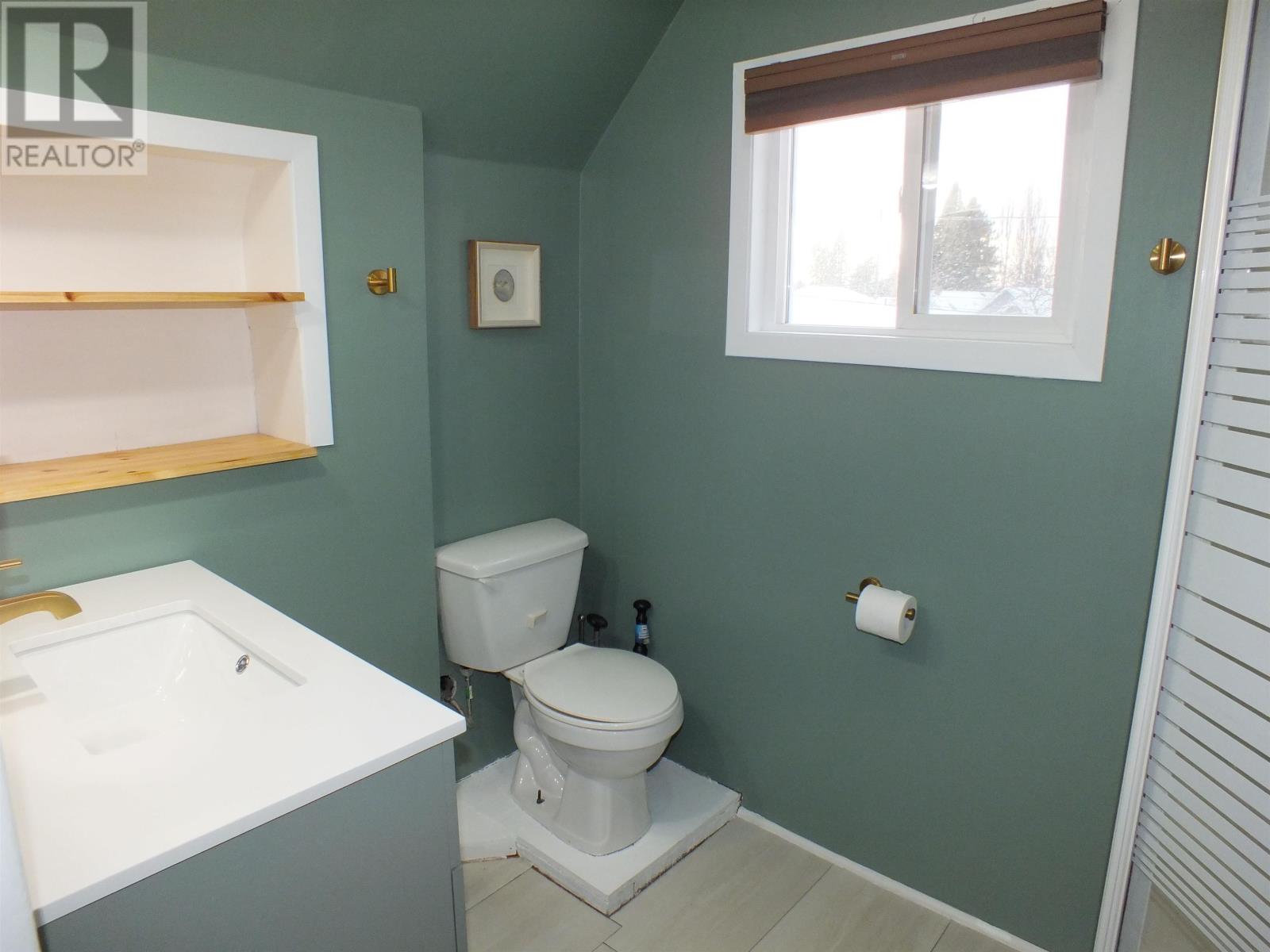 225 Balmoral St, Thunder Bay, Ontario  P7C 4J7 - Photo 18 - TB2600316