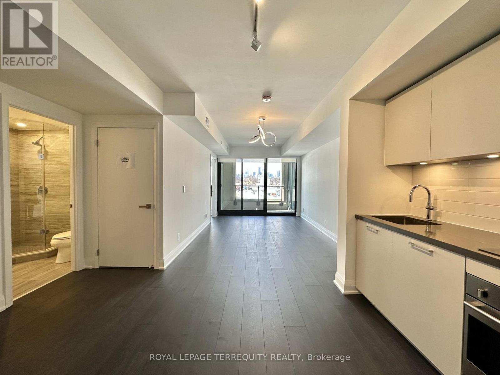 517 - 33 Frederick Todd Way, Toronto, Ontario  M4G 0C9 - Photo 3 - C12710052