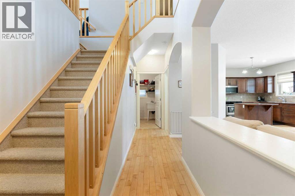 52 Glensummit Close, Cochrane, Alberta  T4C 2K1 - Photo 3 - A2288807