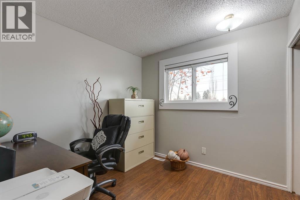 299 Doverview Crescent Se, Calgary, Alberta  T2B 1Y7 - Photo 16 - A2290476