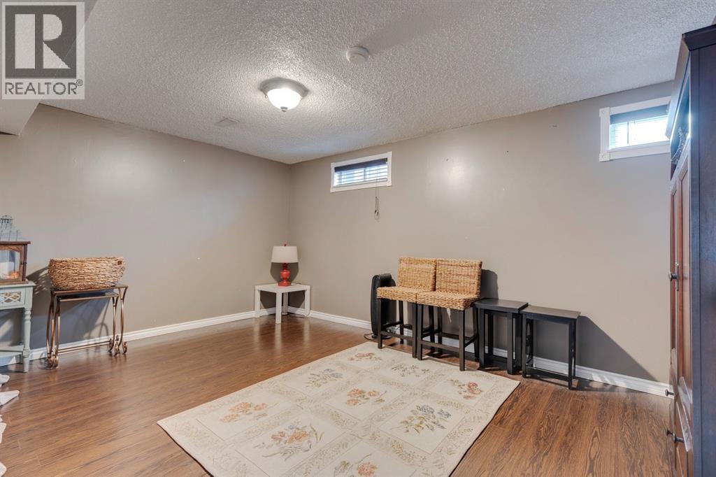 299 Doverview Crescent Se, Calgary, Alberta  T2B 1Y7 - Photo 20 - A2290476