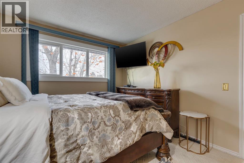 299 Doverview Crescent Se, Calgary, Alberta  T2B 1Y7 - Photo 15 - A2290476