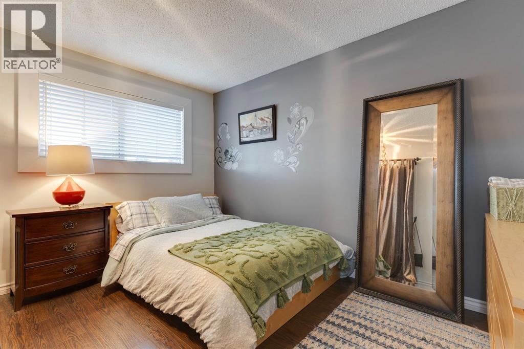 299 Doverview Crescent Se, Calgary, Alberta  T2B 1Y7 - Photo 17 - A2290476