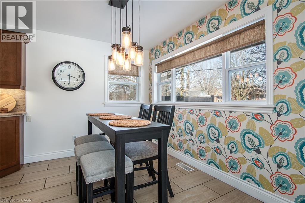 250 Royal Street, Waterloo, Ontario  N2J 2J2 - Photo 12 - 40808261