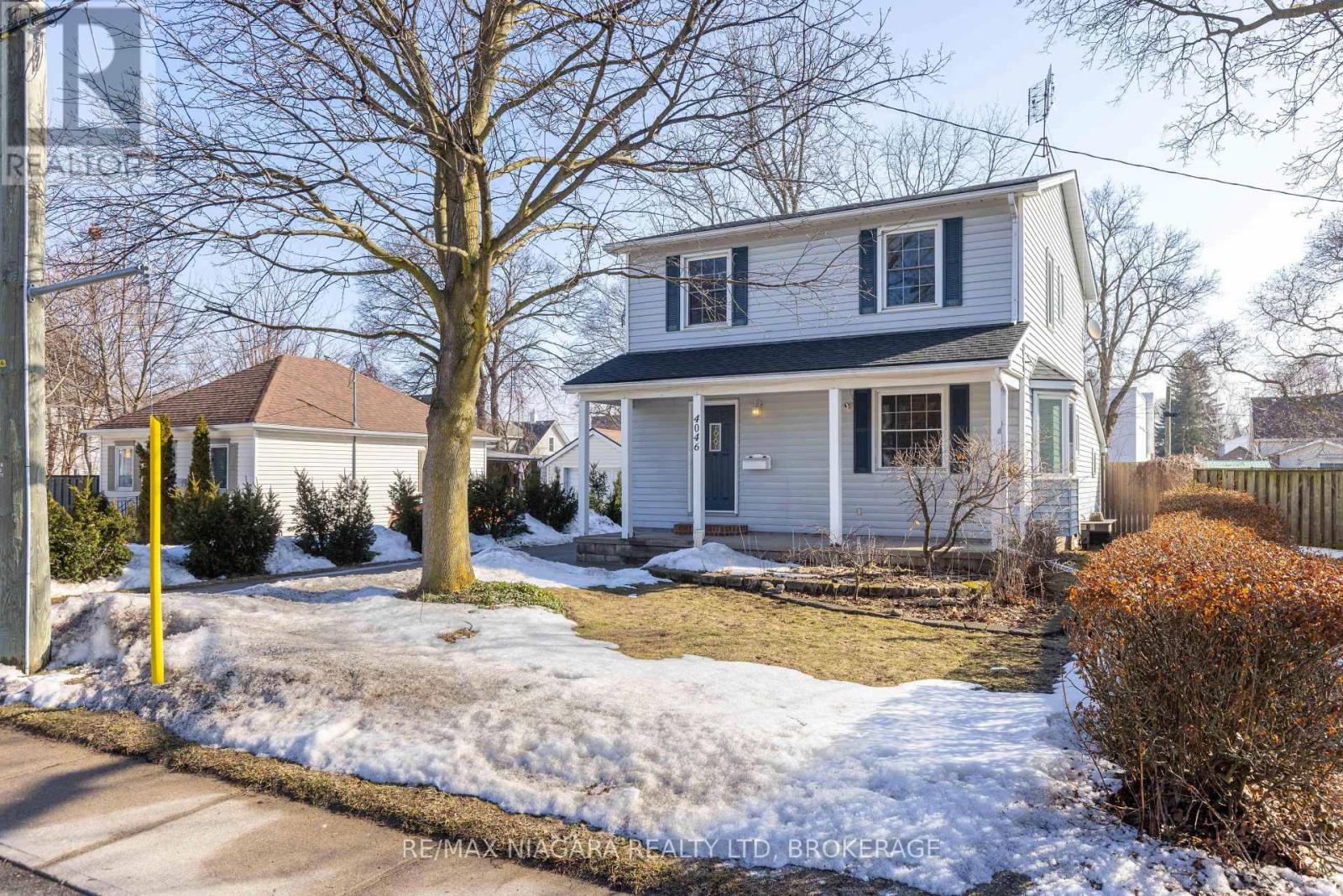 4046 St James Avenue, Niagara Falls, Ontario  L2E 6H6 - Photo 1 - X12848604