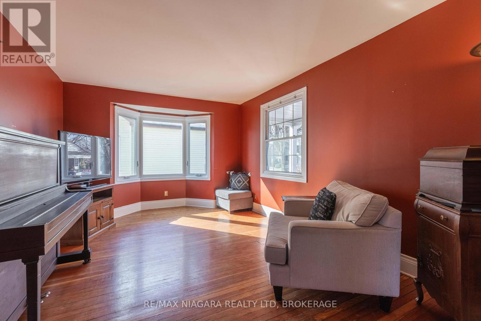 4046 St James Avenue, Niagara Falls, Ontario  L2E 6H6 - Photo 5 - X12848604