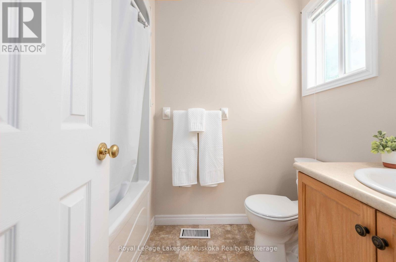 25 Kendra Crescent, Huntsville (Chaffey), Ontario  P1H 2M5 - Photo 14 - X12848400