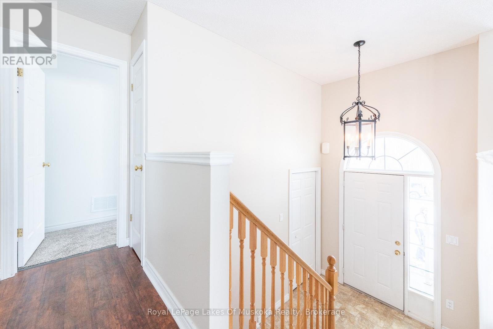 25 Kendra Crescent, Huntsville (Chaffey), Ontario  P1H 2M5 - Photo 3 - X12848400