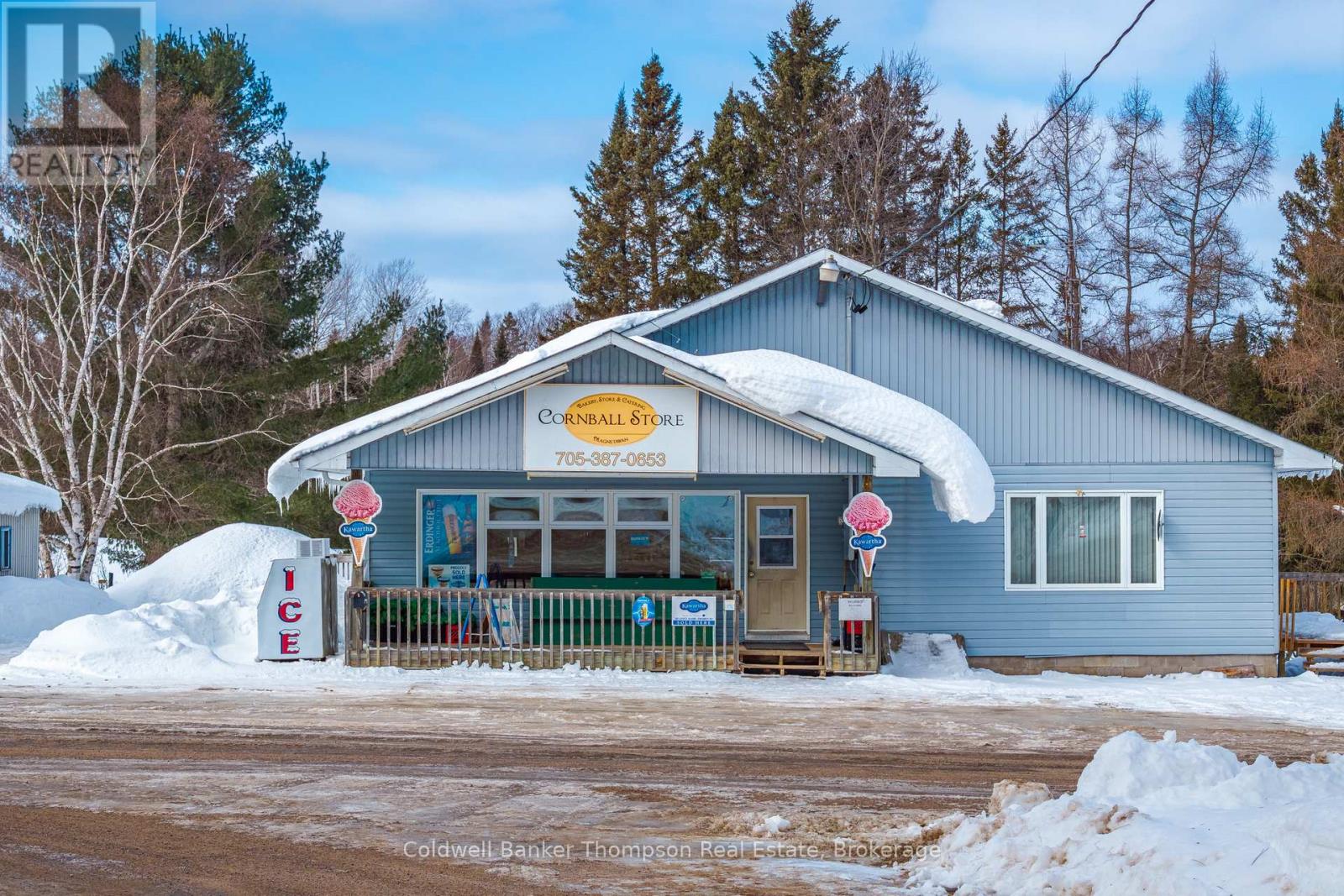 <div class="slider-price">$649,900</div><p>1664 Nipissing Road S, Magnetawan, Ontario</p>