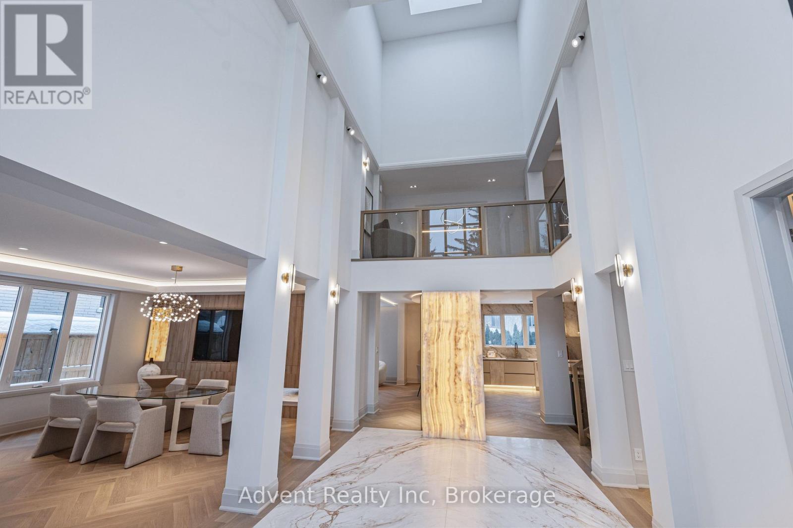 72 Lord Seaton Road, Toronto, Ontario  M2P 1K5 - Photo 2 - C12848410