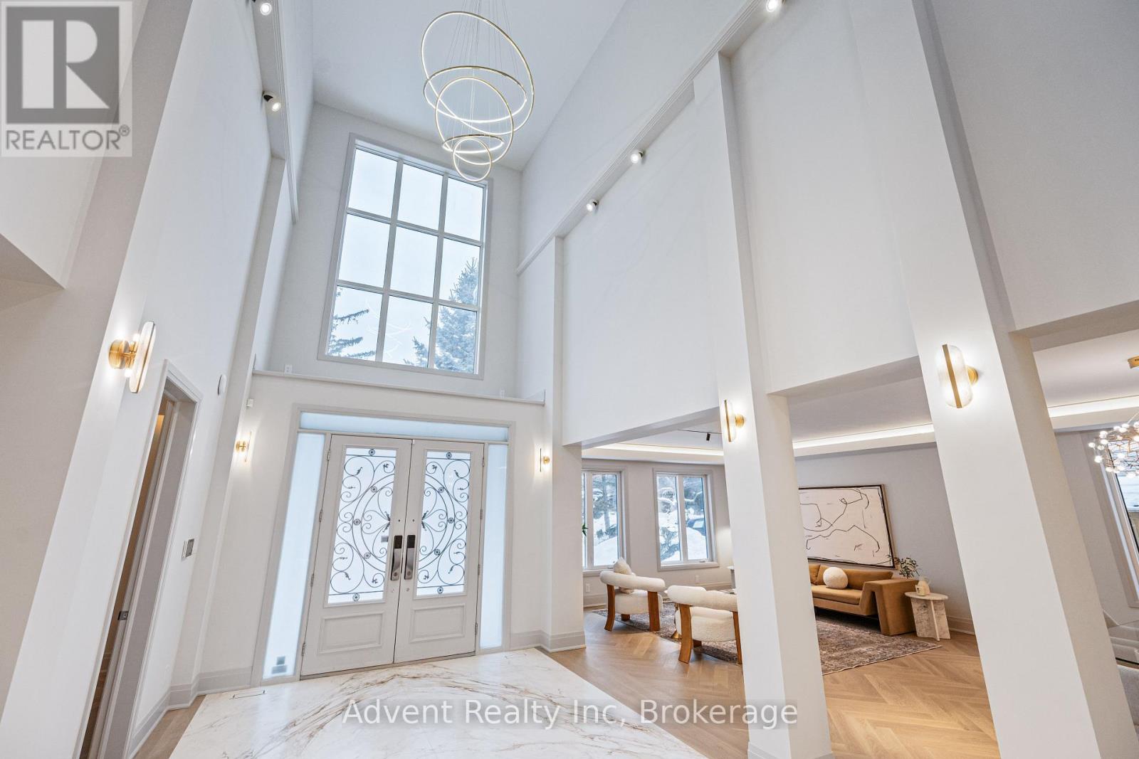 72 Lord Seaton Road, Toronto, Ontario  M2P 1K5 - Photo 3 - C12848410