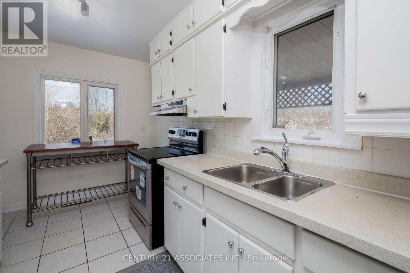 52 Altamont Road, Toronto, Ontario  M2M 1S7 - Photo 13 - C12848434