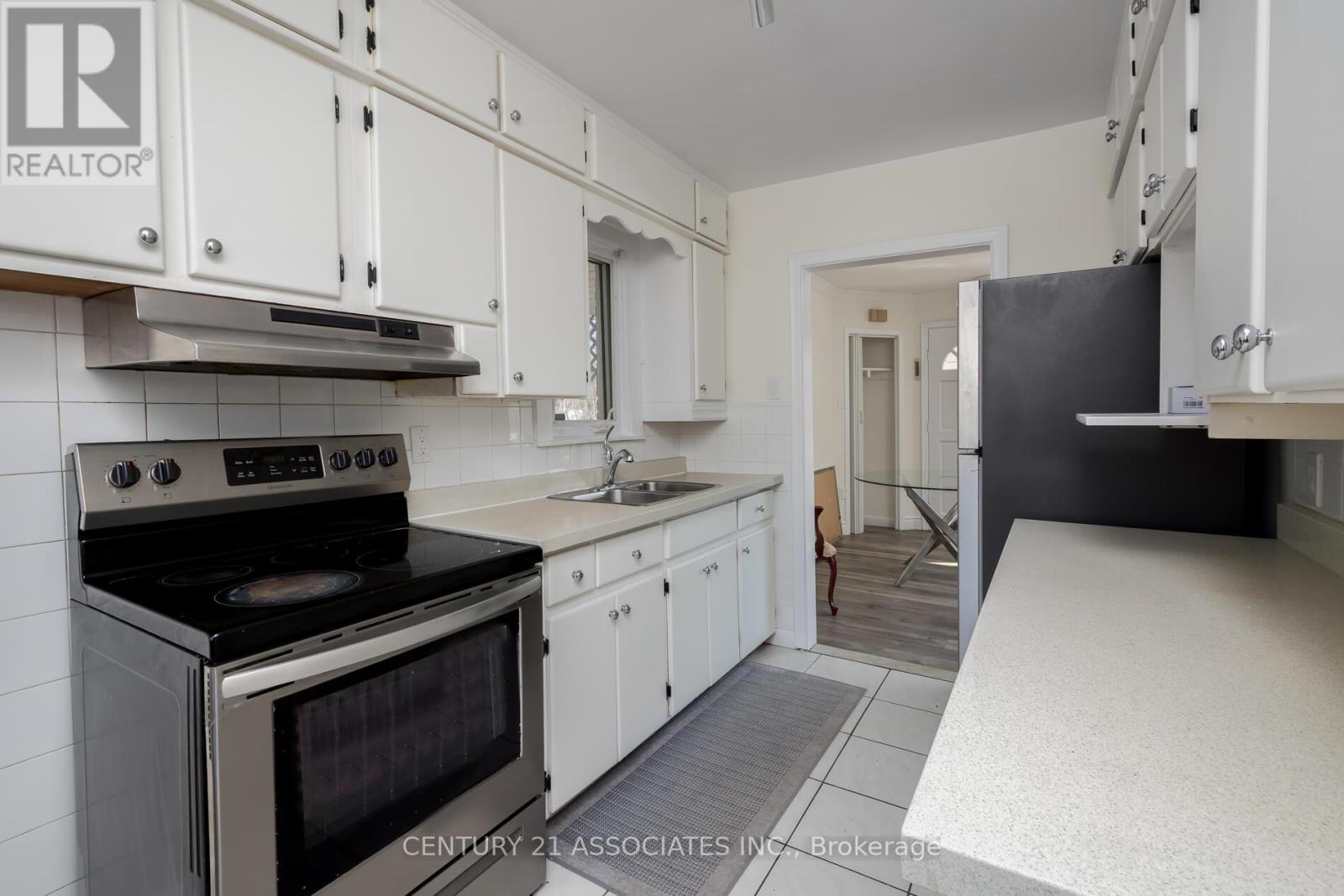 52 Altamont Road, Toronto, Ontario  M2M 1S7 - Photo 15 - C12848434