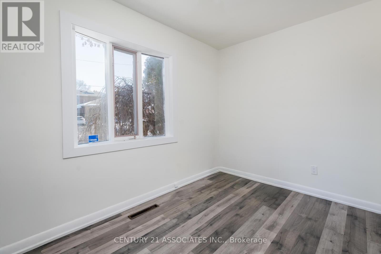 52 Altamont Road, Toronto, Ontario  M2M 1S7 - Photo 19 - C12848434