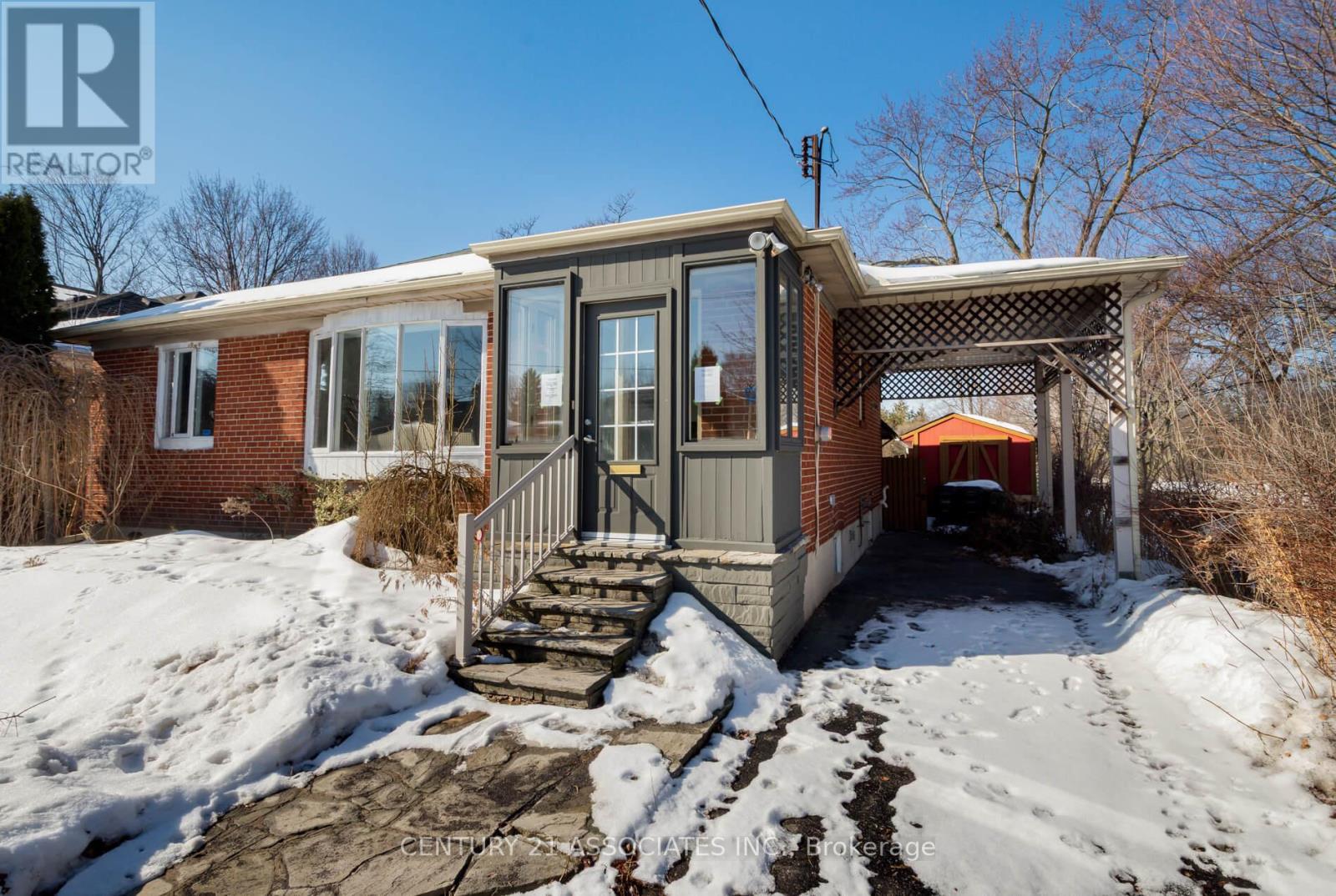 52 Altamont Road, Toronto, Ontario  M2M 1S7 - Photo 3 - C12848434