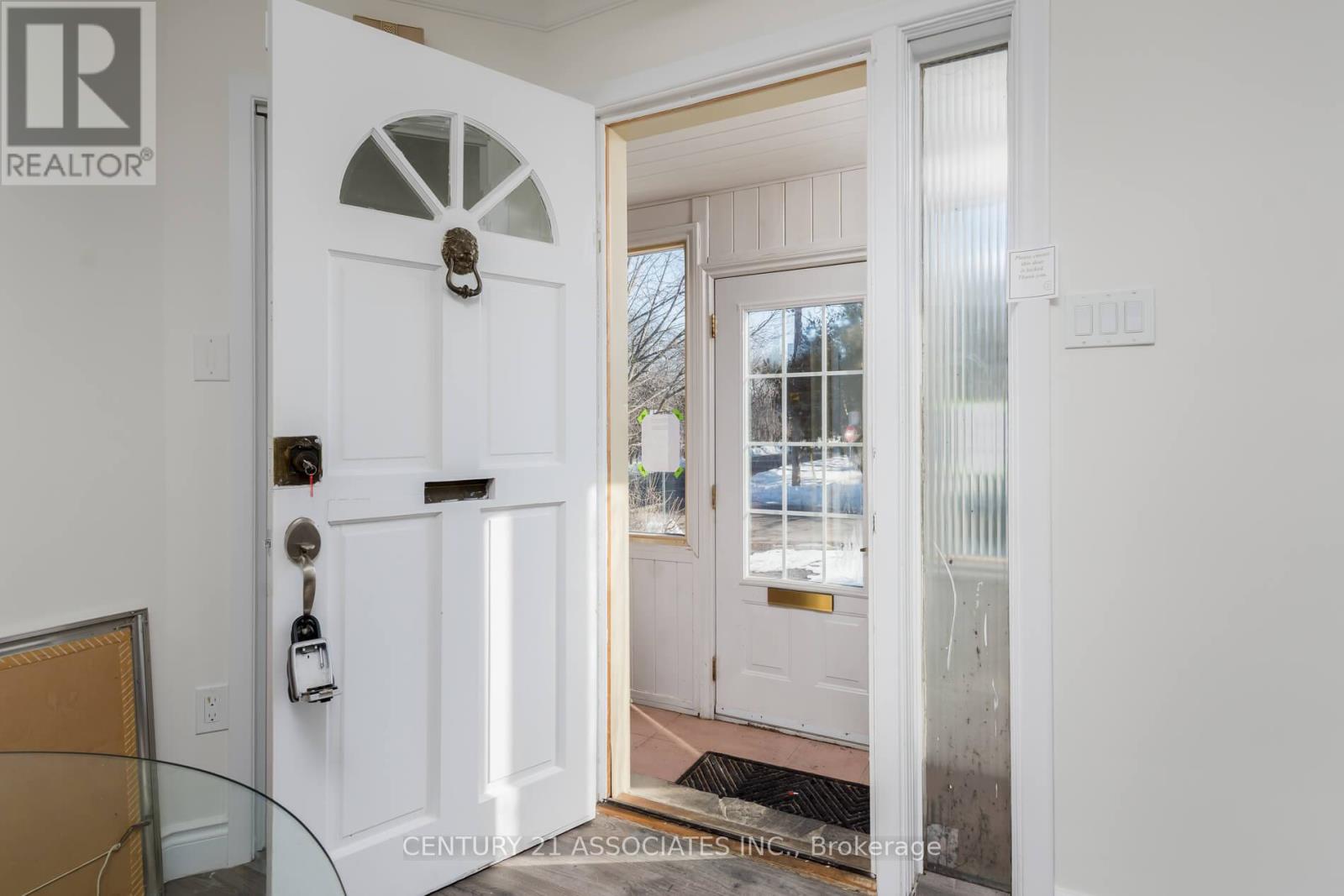 52 Altamont Road, Toronto, Ontario  M2M 1S7 - Photo 4 - C12848434