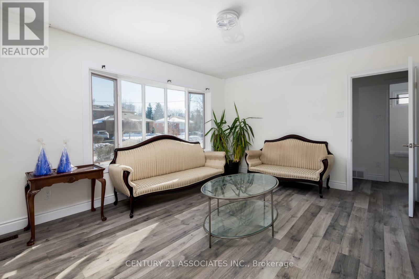 52 Altamont Road, Toronto, Ontario  M2M 1S7 - Photo 9 - C12848434