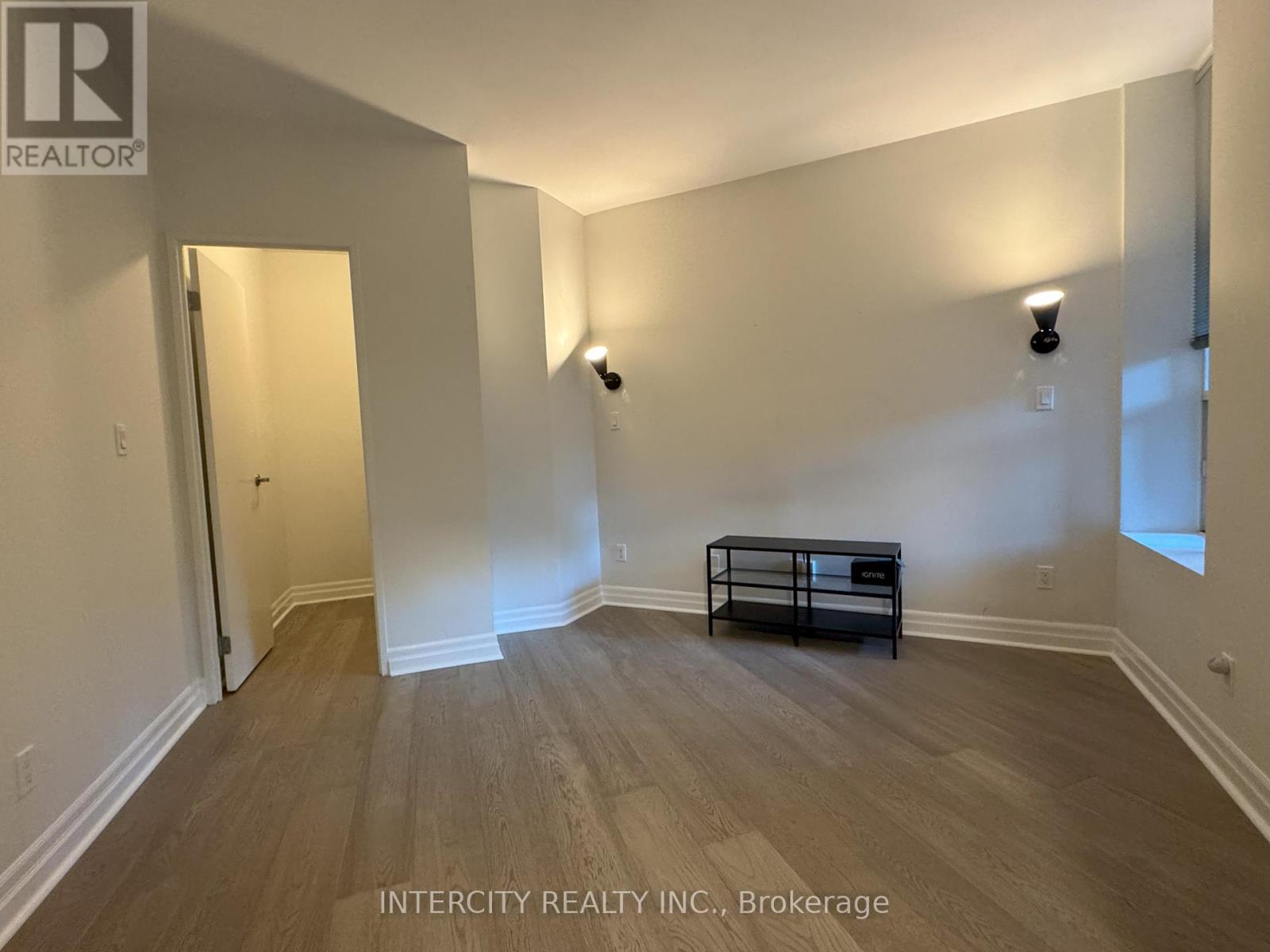 201 - 70 Alexander Street, Toronto, Ontario  M4Y 3B6 - Photo 6 - C12848532