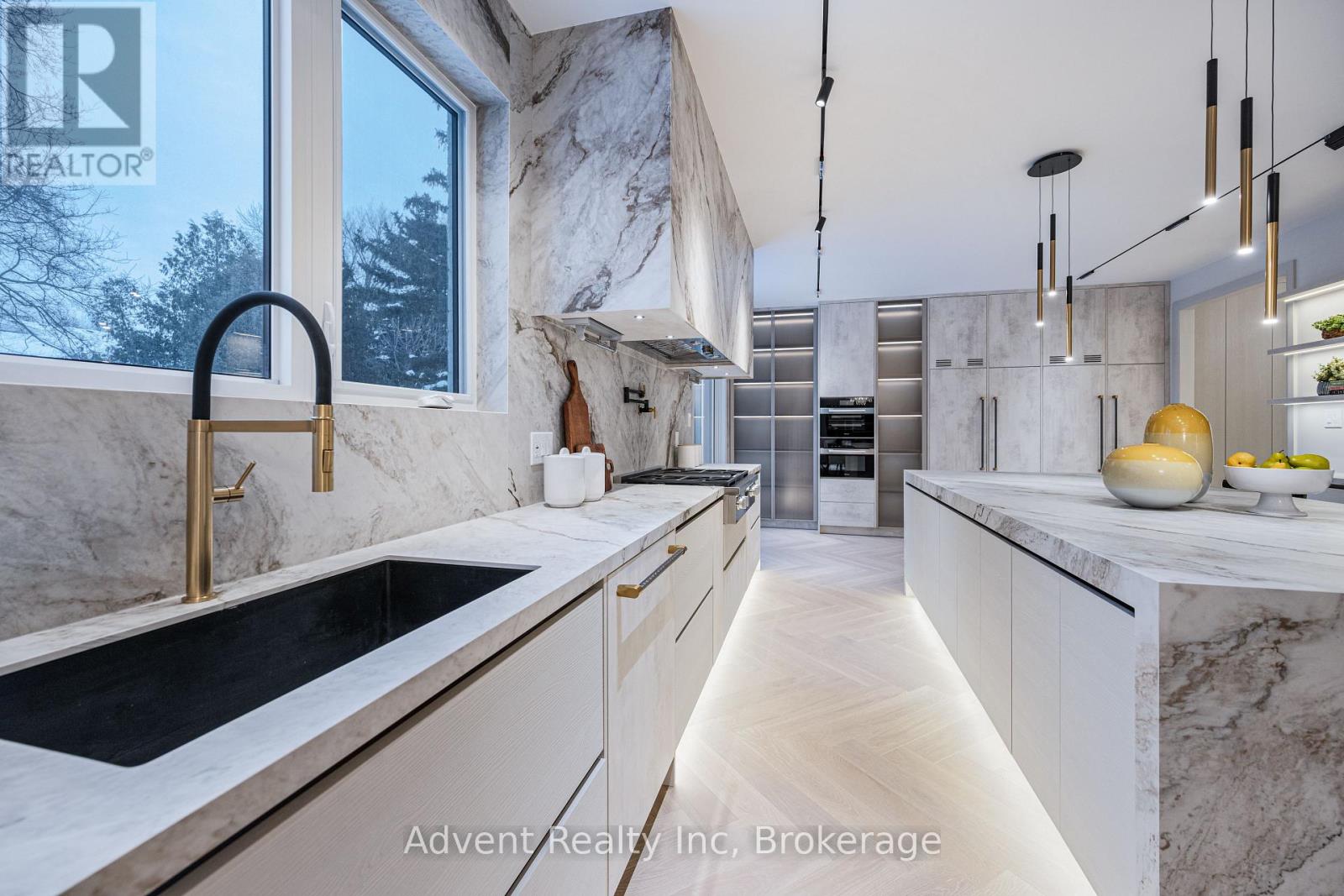 72 Lord Seaton Road, Toronto, Ontario  M2P 1K5 - Photo 17 - C12848578