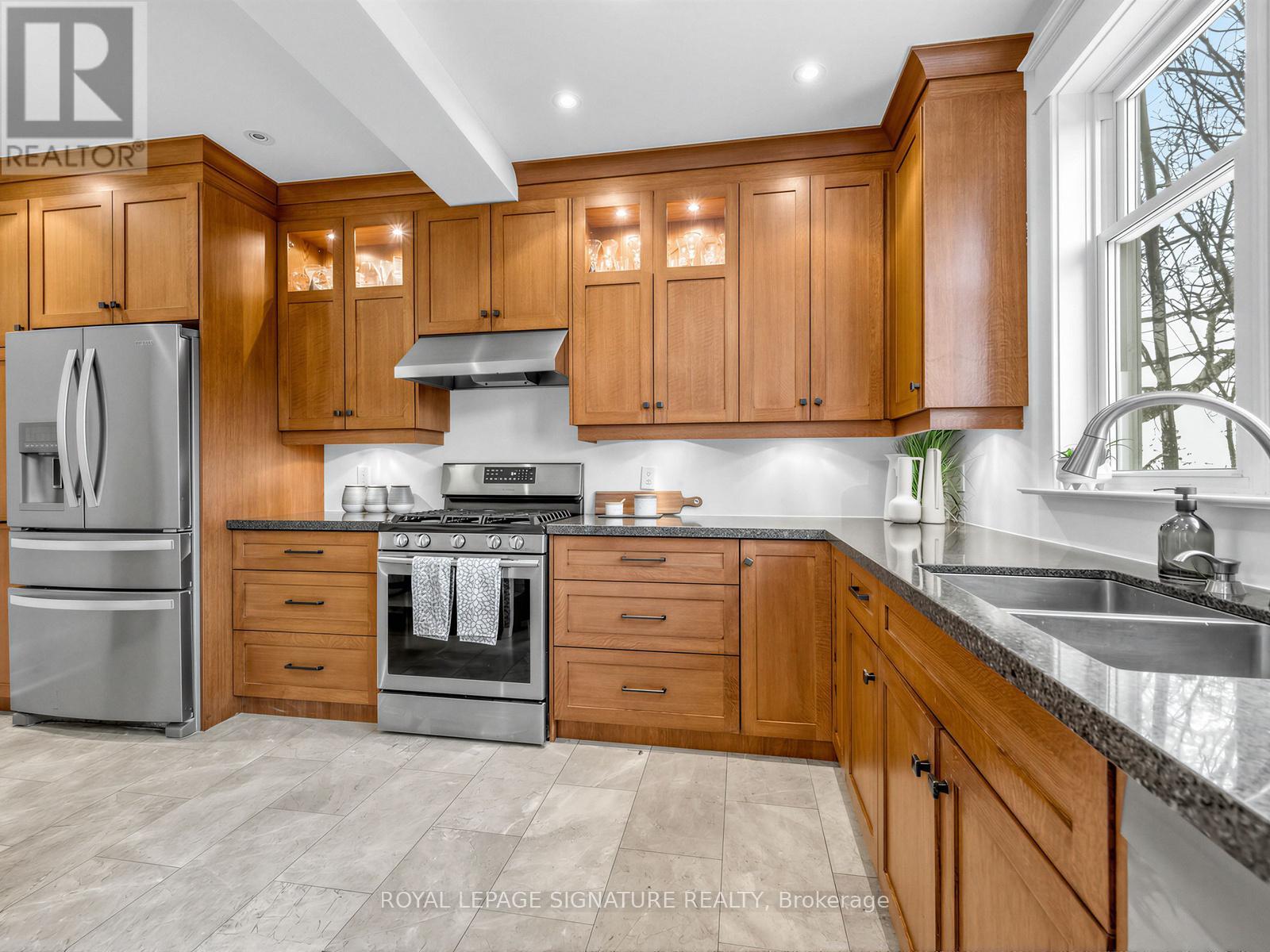 34 Alberta Avenue, Toronto, Ontario  M6H 2R6 - Photo 11 - C12848612